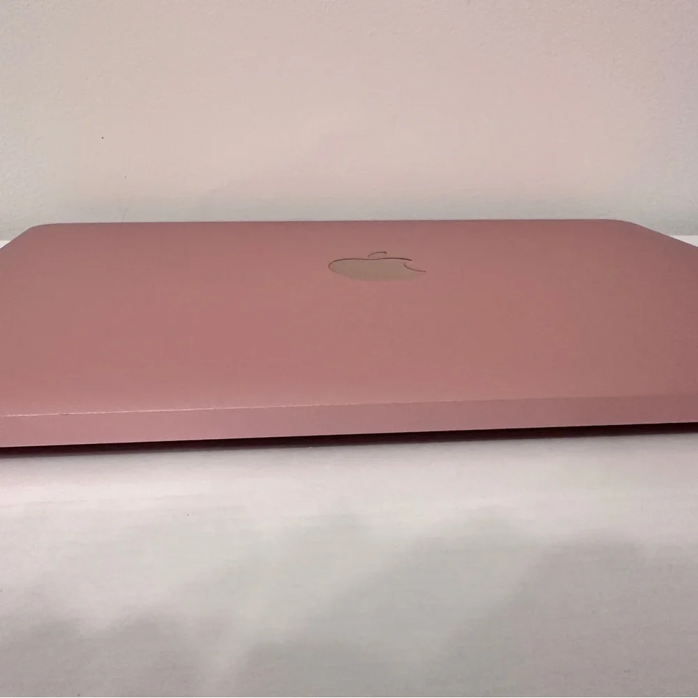 Apple MacBook in Rose with Accessories - Picture 10 of 16